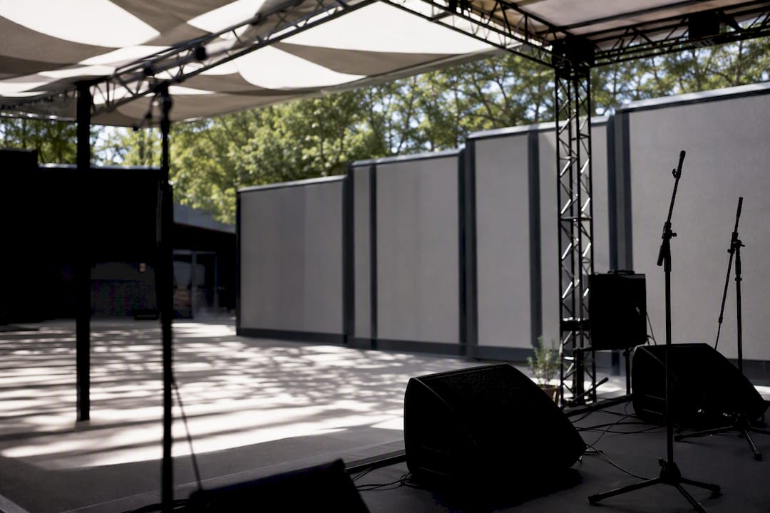Stage orientation and door setup for sound control