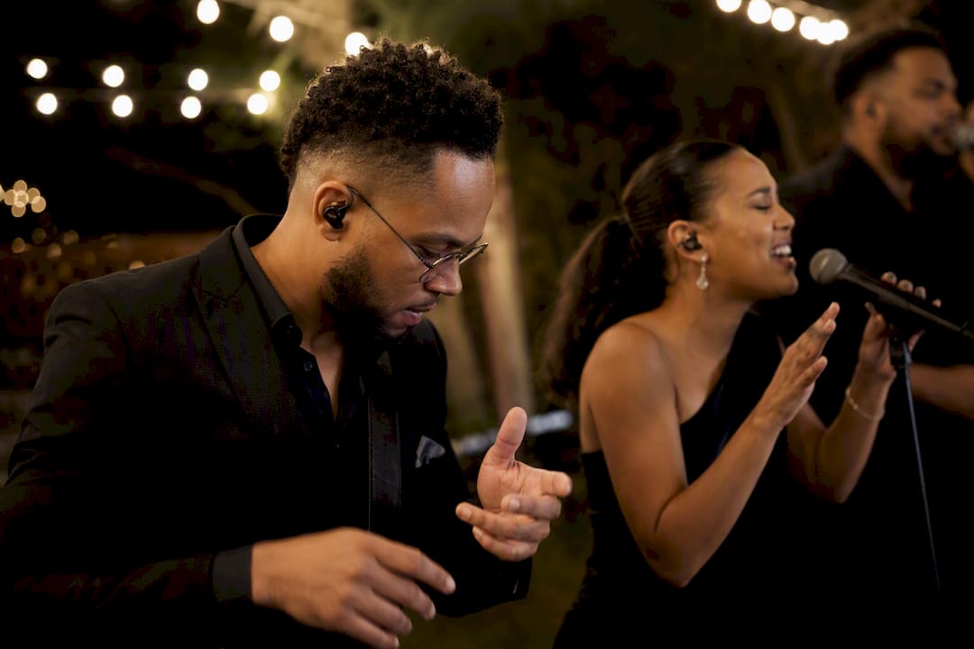 Live RB band playing at wedding